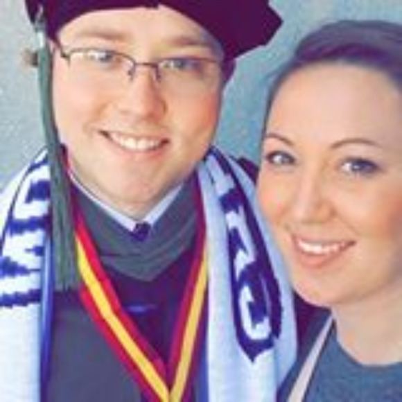 Meet your Posher, Nicole - Picture 1 of 1